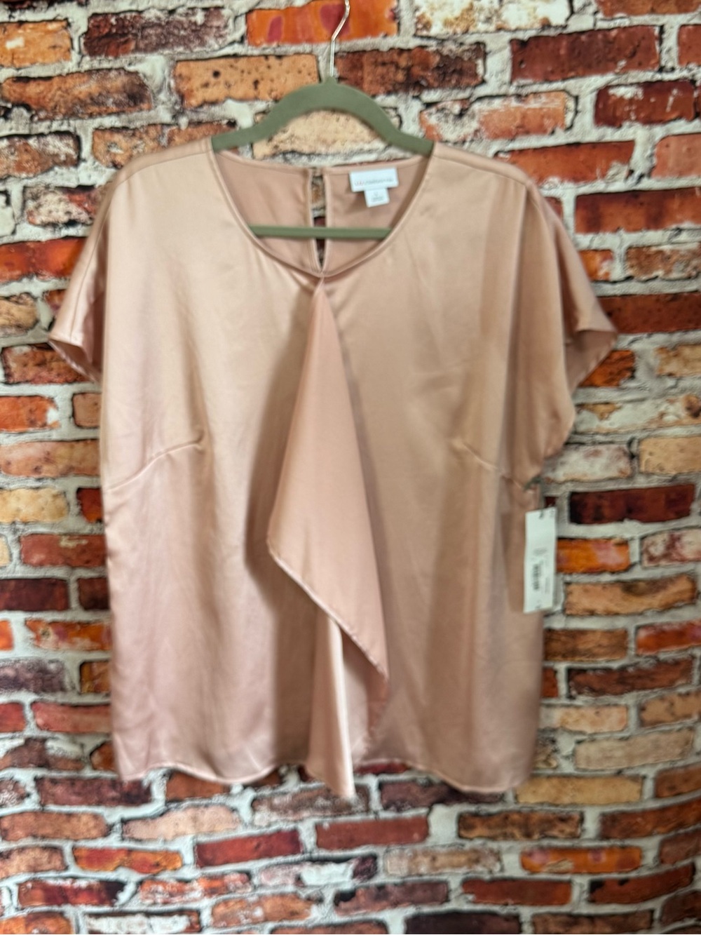Liz Claiborne Women’s L Blush Satin Draped Front Short Sleeve Blouse NWT